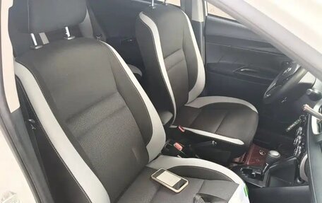 Toyota Yaris XP150 рестайлинг, 2022 год, 1 099 000 рублей, 10 фотография