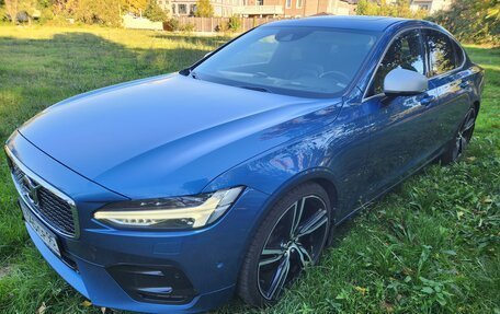 Volvo S90 II рестайлинг, 2017 год, 3 380 000 рублей, 2 фотография