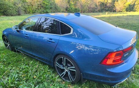 Volvo S90 II рестайлинг, 2017 год, 3 380 000 рублей, 3 фотография