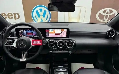 Mercedes-Benz A-Класс, 2023 год, 1 525 000 рублей, 9 фотография