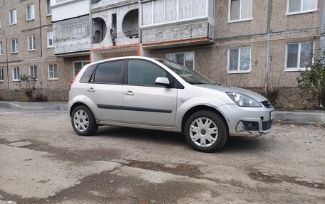 Ford Fiesta, 2006 год, 420 000 рублей, 2 фотография