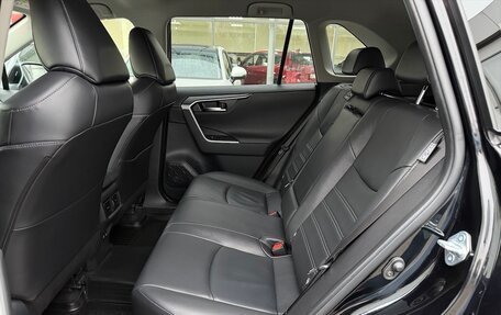 Toyota RAV4, 2020 год, 3 699 000 рублей, 21 фотография