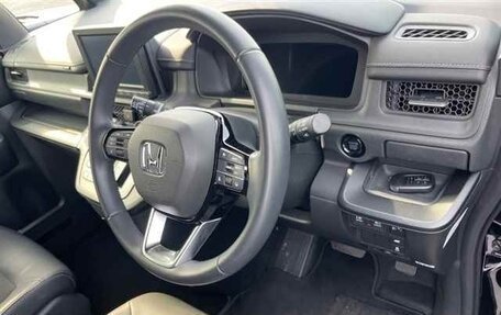 Honda Stepwgn, 2022 год, 2 700 000 рублей, 3 фотография