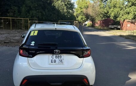 Toyota Yaris, 2021 год, 1 260 000 рублей, 6 фотография