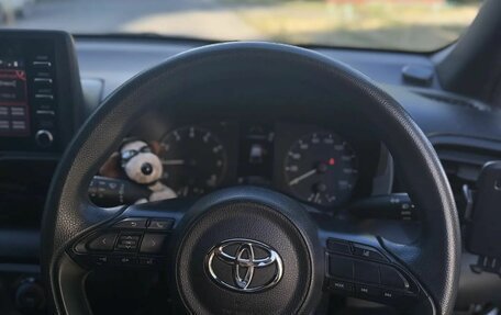 Toyota Yaris, 2021 год, 1 260 000 рублей, 9 фотография