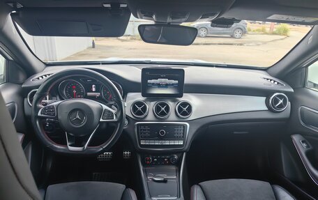 Mercedes-Benz GLA, 2018 год, 2 678 000 рублей, 10 фотография