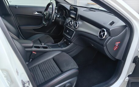 Mercedes-Benz GLA, 2018 год, 2 678 000 рублей, 12 фотография