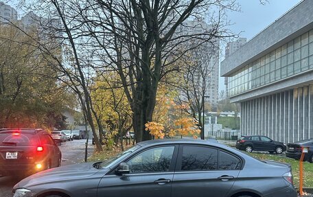 BMW 3 серия, 2018 год, 1 460 000 рублей, 15 фотография