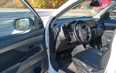 Mitsubishi Outlander III рестайлинг 3, 2012 год, 1 120 000 рублей, 5 фотография