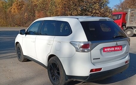 Mitsubishi Outlander III рестайлинг 3, 2012 год, 1 120 000 рублей, 4 фотография