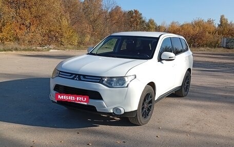Mitsubishi Outlander III рестайлинг 3, 2012 год, 1 120 000 рублей, 2 фотография