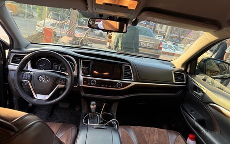 Toyota Highlander III, 2014 год, 2 320 000 рублей, 7 фотография