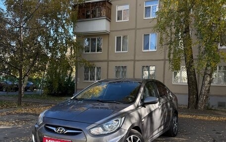 Hyundai Solaris II рестайлинг, 2011 год, 550 000 рублей, 1 фотография