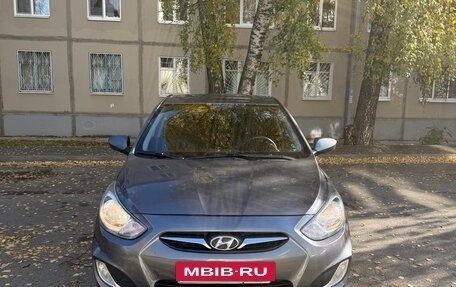 Hyundai Solaris II рестайлинг, 2011 год, 550 000 рублей, 2 фотография