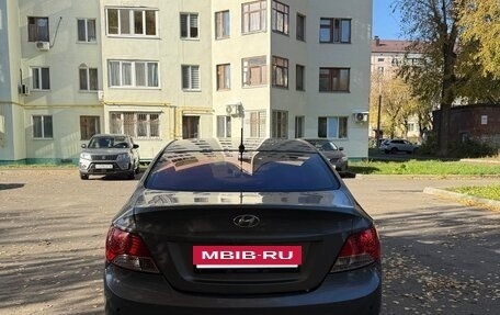 Hyundai Solaris II рестайлинг, 2011 год, 550 000 рублей, 5 фотография