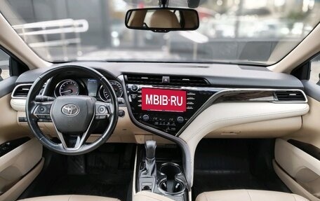 Toyota Camry, 2019 год, 2 349 000 рублей, 7 фотография