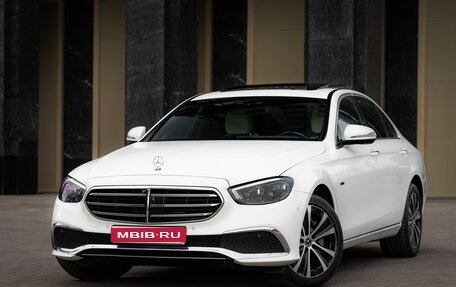 Mercedes-Benz E-Класс, 2021 год, 4 400 000 рублей, 1 фотография
