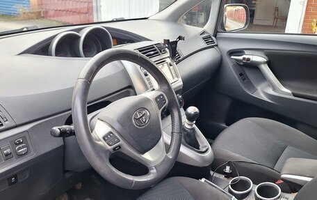 Toyota Verso I, 2012 год, 1 150 000 рублей, 5 фотография