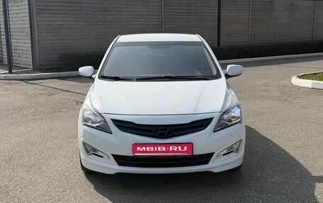 Hyundai Solaris II рестайлинг, 2016 год, 900 000 рублей, 1 фотография