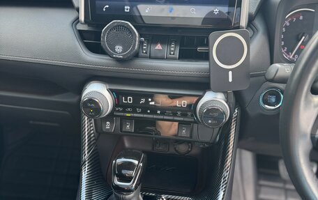 Toyota RAV4, 2019 год, 3 500 000 рублей, 12 фотография