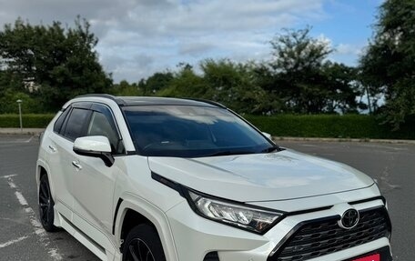 Toyota RAV4, 2019 год, 3 500 000 рублей, 3 фотография
