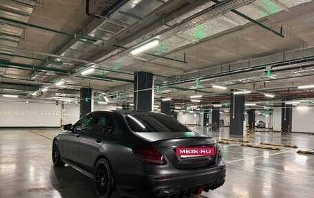 Mercedes-Benz E-Класс AMG, 2017 год, 3 500 000 рублей, 5 фотография