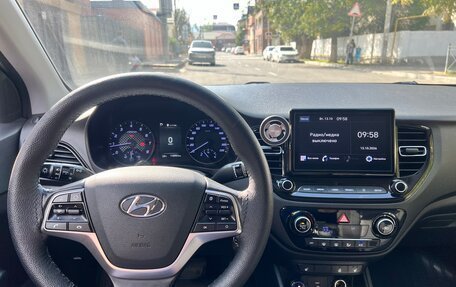 Hyundai Solaris II рестайлинг, 2021 год, 1 330 000 рублей, 5 фотография