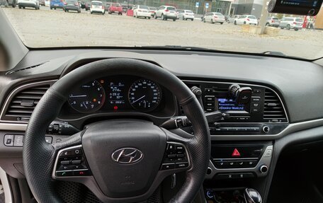 Hyundai Elantra VI рестайлинг, 2017 год, 790 000 рублей, 12 фотография