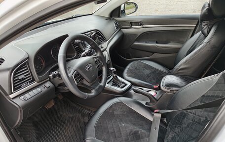 Hyundai Elantra VI рестайлинг, 2017 год, 790 000 рублей, 8 фотография