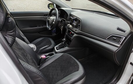Hyundai Elantra VI рестайлинг, 2017 год, 790 000 рублей, 14 фотография