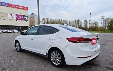 Hyundai Elantra VI рестайлинг, 2017 год, 790 000 рублей, 4 фотография