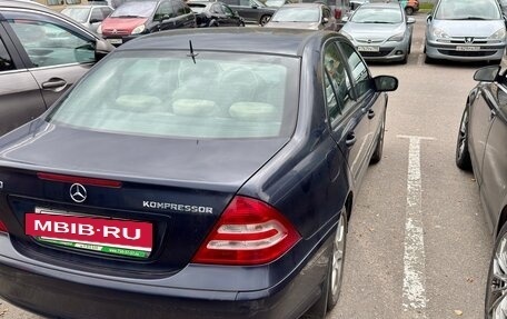 Mercedes-Benz C-Класс, 2006 год, 800 000 рублей, 3 фотография