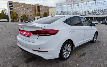 Hyundai Elantra VI рестайлинг, 2017 год, 790 000 рублей, 5 фотография