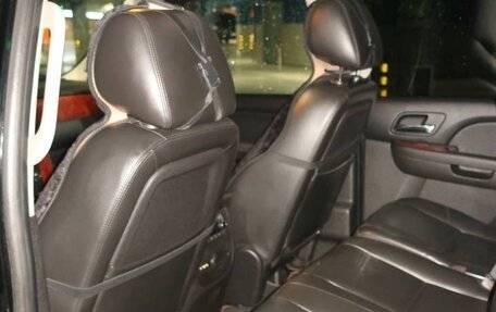 Chevrolet Tahoe III, 2011 год, 2 000 000 рублей, 21 фотография