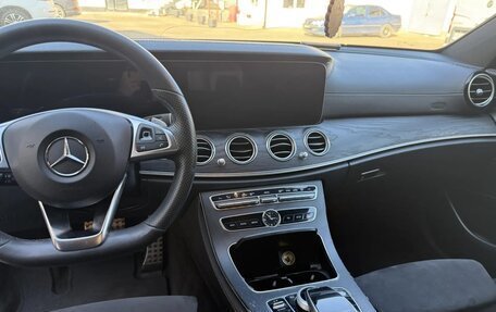 Mercedes-Benz E-Класс, 2018 год, 2 950 000 рублей, 5 фотография