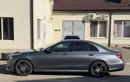 Mercedes-Benz E-Класс, 2018 год, 2 950 000 рублей, 3 фотография