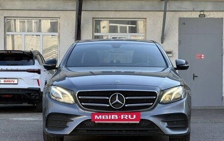 Mercedes-Benz E-Класс, 2018 год, 2 950 000 рублей, 19 фотография