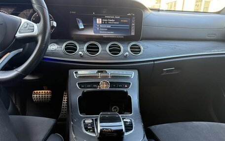 Mercedes-Benz E-Класс, 2018 год, 2 950 000 рублей, 30 фотография