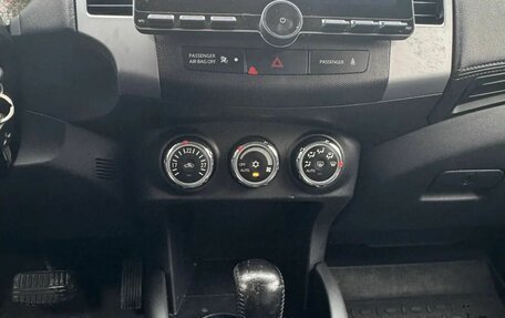 Mitsubishi Outlander III рестайлинг 3, 2012 год, 1 130 000 рублей, 11 фотография