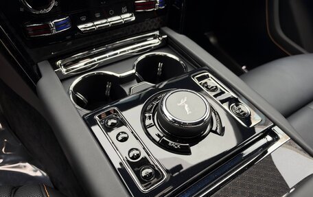 Rolls-Royce Cullinan, 2026 год, 62 000 000 рублей, 25 фотография