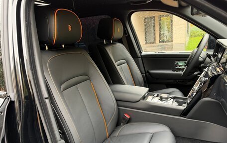 Rolls-Royce Cullinan, 2026 год, 62 000 000 рублей, 32 фотография