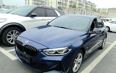 BMW 1 серия, 2023 год, 1 680 000 рублей, 2 фотография