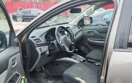 Mitsubishi L200 IV рестайлинг, 2018 год, 2 500 000 рублей, 7 фотография
