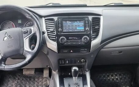Mitsubishi L200 IV рестайлинг, 2018 год, 2 500 000 рублей, 10 фотография