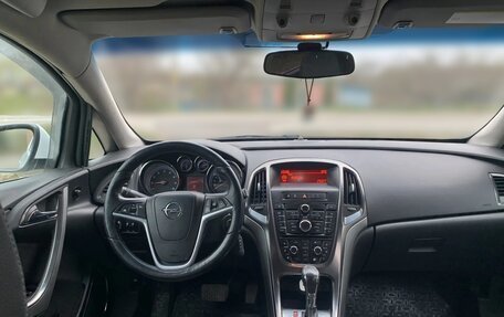 Opel Astra J, 2011 год, 700 000 рублей, 8 фотография