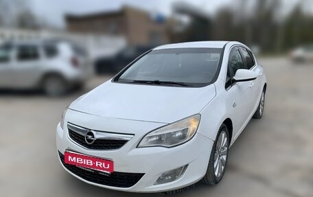 Opel Astra J, 2011 год, 700 000 рублей, 2 фотография
