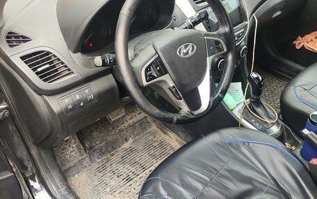 Hyundai Solaris II рестайлинг, 2015 год, 1 060 000 рублей, 4 фотография