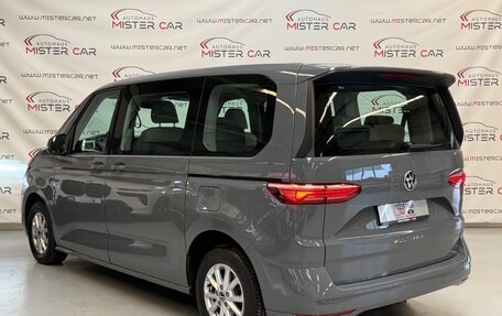 Volkswagen Multivan, 2023 год, 4 700 000 рублей, 3 фотография