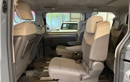 Volkswagen Multivan, 2023 год, 4 700 000 рублей, 12 фотография