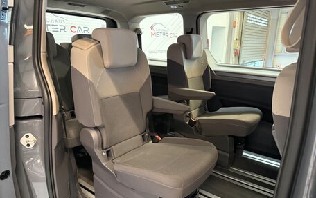 Volkswagen Multivan, 2023 год, 4 700 000 рублей, 14 фотография